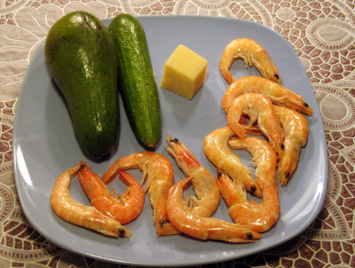 Фото продуктов для салата с креветками и авокадо