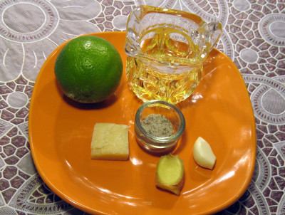 Фото продуктов для заправки салата с креветками и авокадо