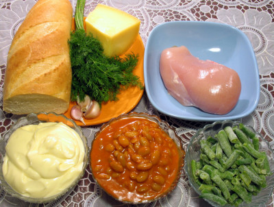 Салат с фасолью и курицей по-питерски — фото продуктов