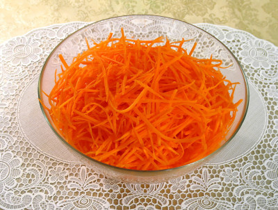 Фото этапа приготовления морковки по корейски