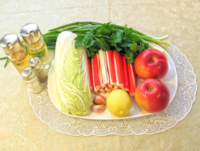 Рецепт салата с крабовыми палочками и капустой — фото продуктов