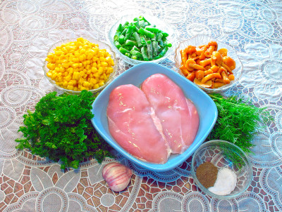 Рецепт салата с кукурузой и курицей — фото продуктов