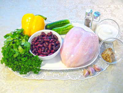 Рецепт салата с фасолью и курицей — фото продуктов