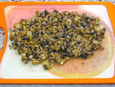 Фото этапа приготовления салата Подсолнух
