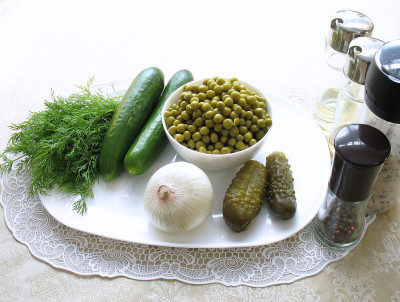 Рецепт салата с зеленым горошком к шашлыку — фото продуктов