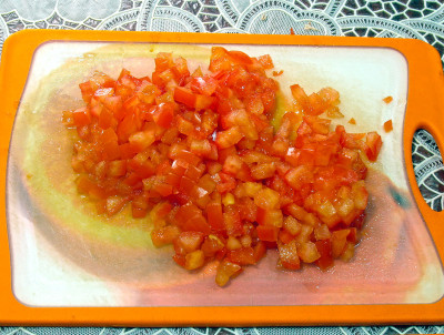 Фото этапа приготовления салата из тунца с макаронами