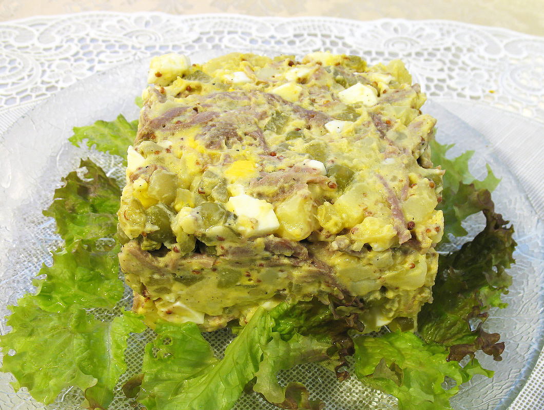 «Оливье» со сметаной — рецепт с фото пошагово. Как приготовить салат «Оливье» со сметаной?
