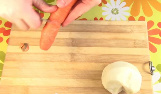 морковь, нож 