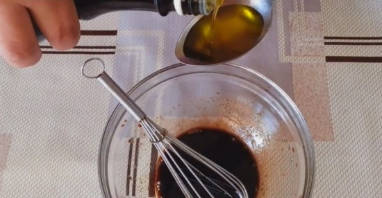 оливковое масло, бальзамический уксус 