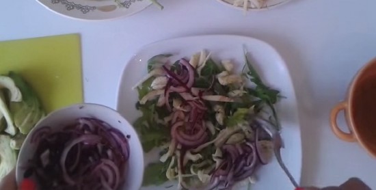 фенхель и лук добавляем в салат 