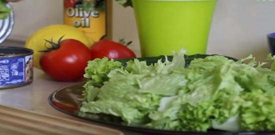 нарвать листья салата