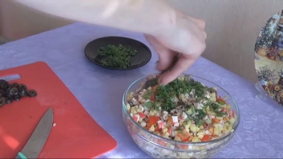 Украшаем салат